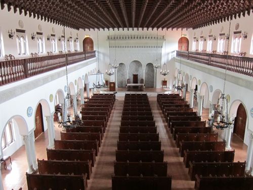 the lecture hall that looks like the inside of a church O: